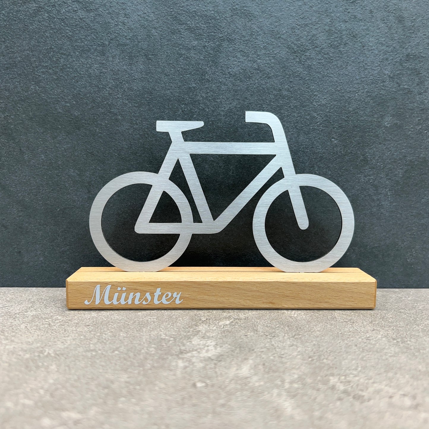 Fahrrad "Münster" auf Holzsockel 15cm