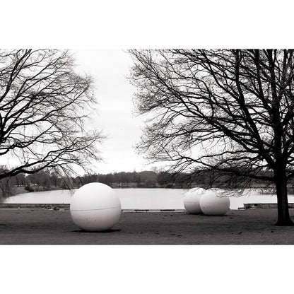 Acrylglasbild - GIANT POOL BALLS Black and White