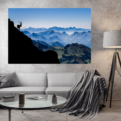 Acrylglasbild - Steinbock-Silhouette über dem Alpenpanorama