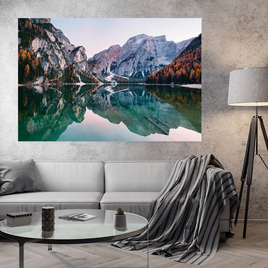 Acrylglasbild - Spiegelung am Pragser Wildsee