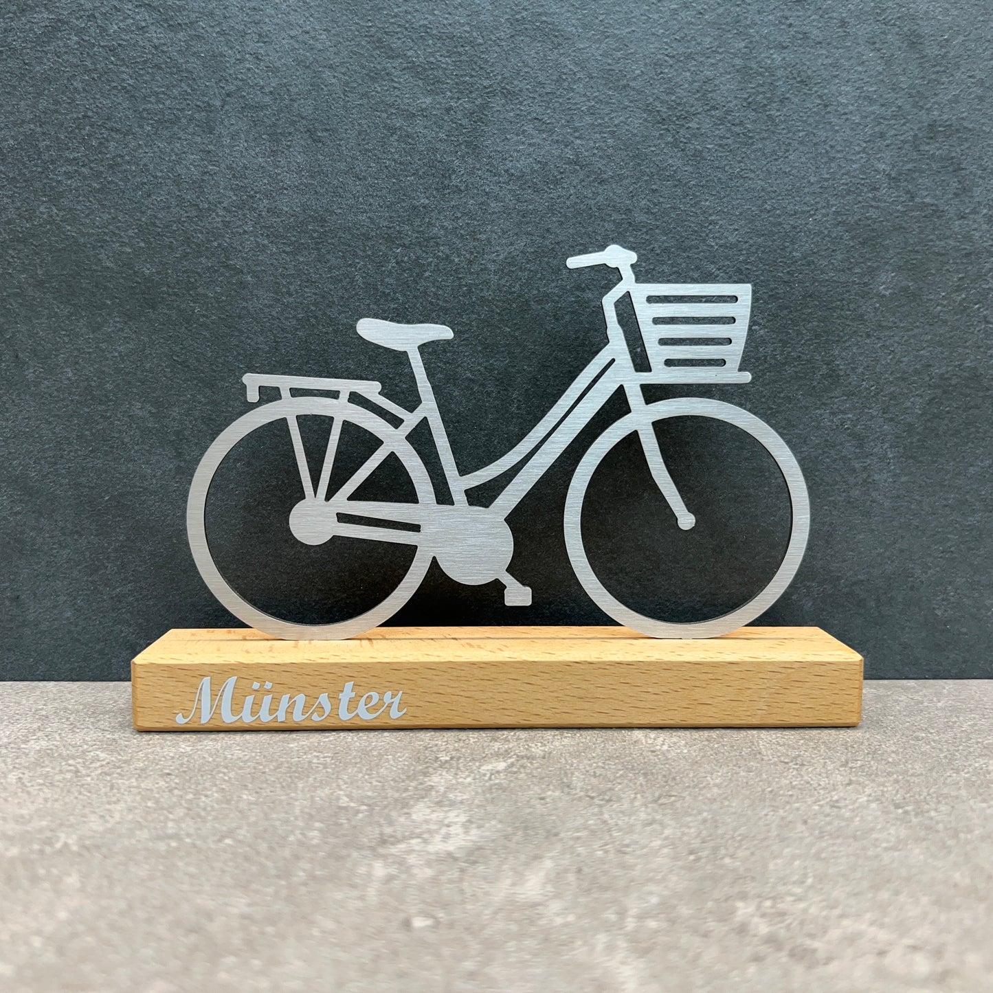 Damenrad "Münster" auf Holzsockel
